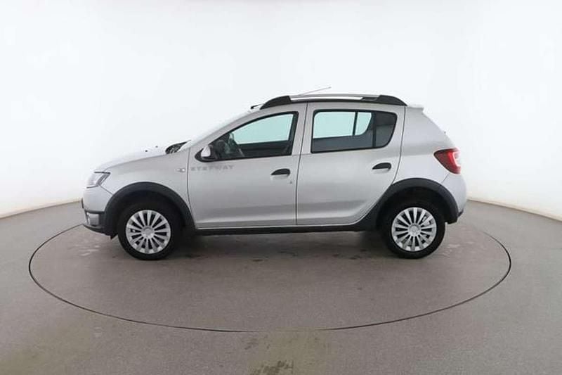 Usado Dacia Sandero Stepway 91 CV (66 kW) 2015 Gris Utilitario
