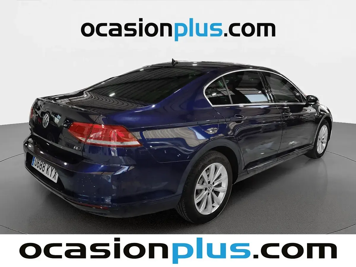 Usado VW Passat Advance 150 CV (110 kW) 2019 Azul Berlina