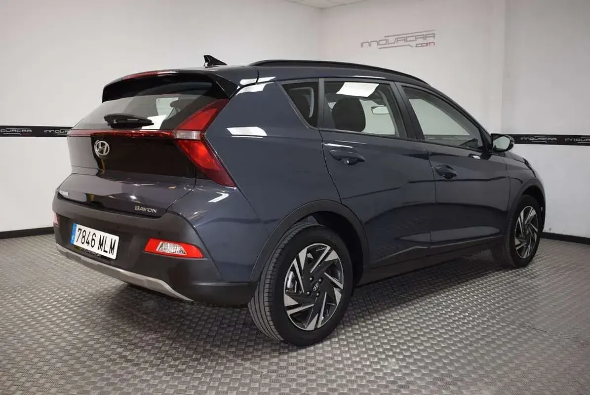 Usado Hyundai Bayon 84 CV (61 kW) 2023 Gris SUV