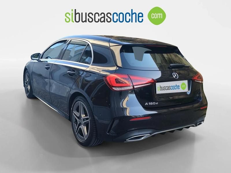 Usado Mercedes A180 115 CV (84 kW) 2020 Rosa