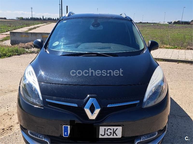 Usado Renault Scénic III Bose Edition 130 CV (95 kW) 2015 Negro Monovolumen