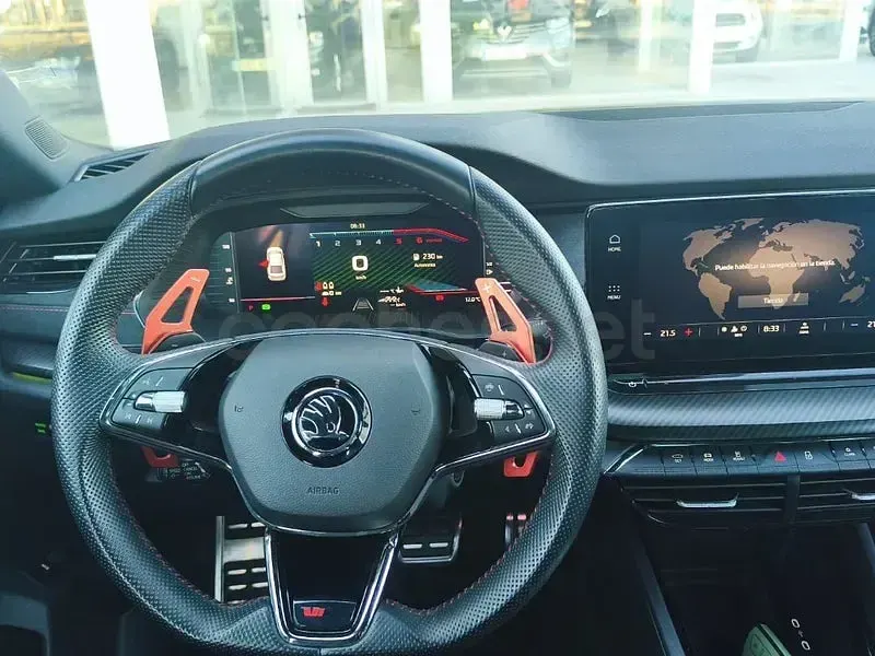 Usado Skoda Octavia RS 200 CV (147 kW) 2023 Verde Berlina