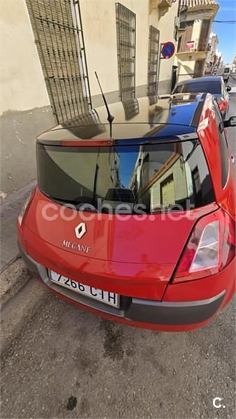 Rojo Usado 2004 Renault Mégane II Dynamique Berlina | 1700 € (Precio justo) - Imagen 1/4