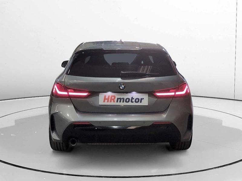 Usado BMW 118 M Sport 136 CV (100 kW) 2024 Gris Utilitario