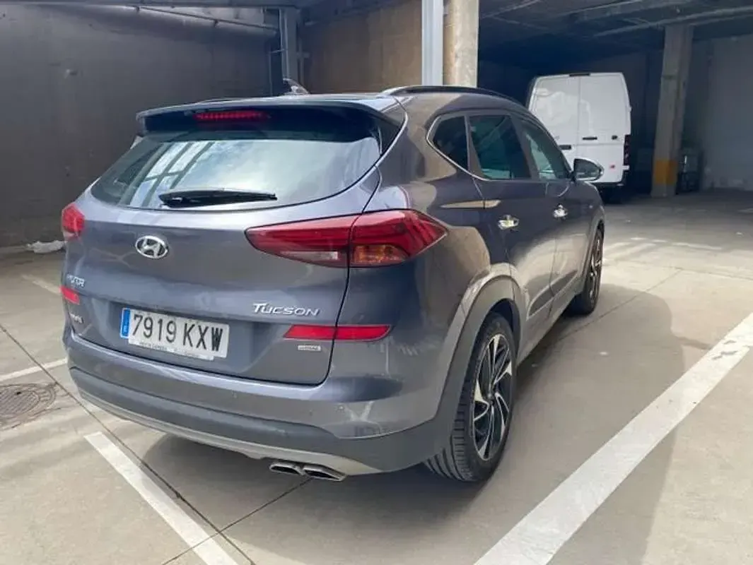 Usado Hyundai Tucson Style 186 CV (136 kW) 2019 Gris SUV