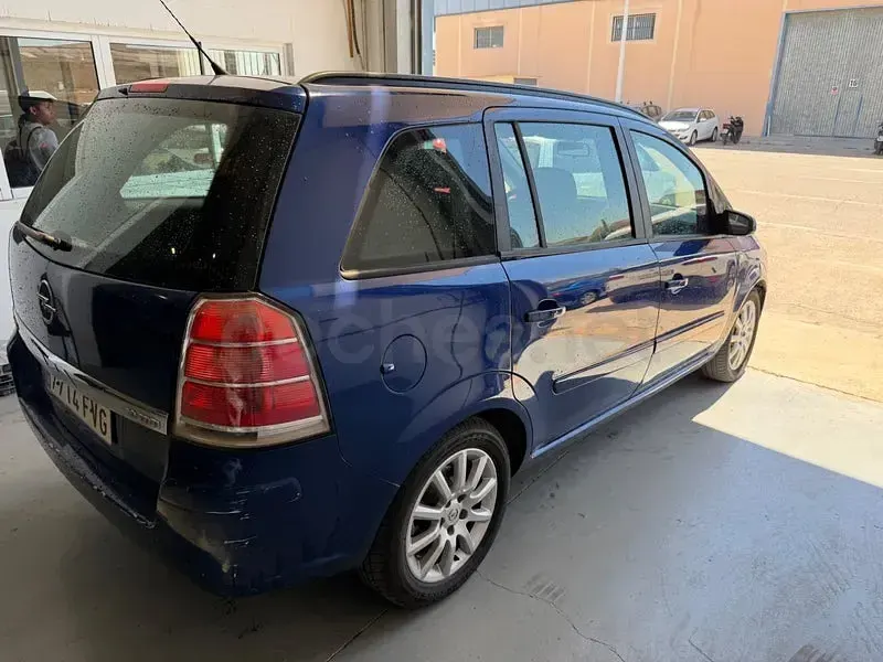 Usado Opel Zafira Cosmo 120 CV (88 kW) 2008 Azul Monovolumen
