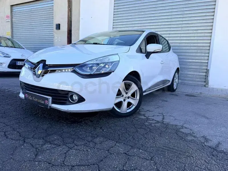 Usado Renault Clio IV Dynamique 90 CV (66 kW) 2014 Blanco Berlina