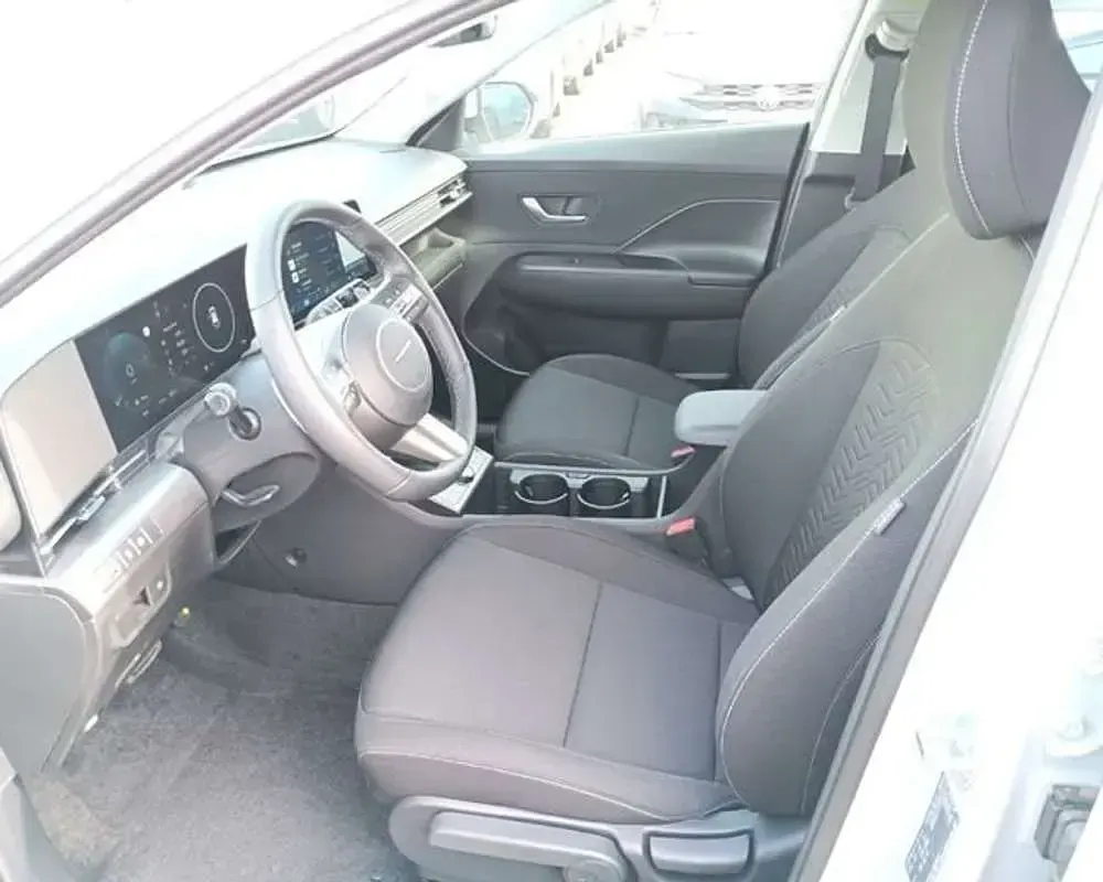 Usado Hyundai Kona 139 CV (102 kW) 2026 Gris SUV