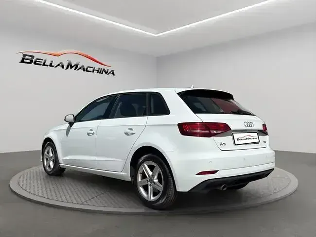 Usado Audi A3 116 CV (85 kW) 2018 Blanco Berlina