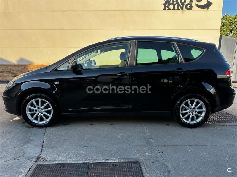 Usado Seat Altea XL Reference 105 CV (77 kW) 2011 Negro Monovolumen