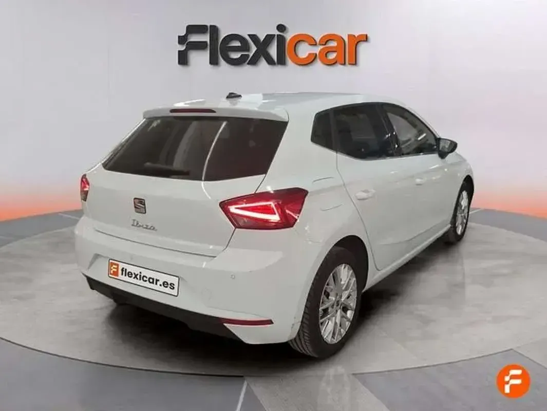 Usado Seat Ibiza XCELLENCE 116 CV (85 kW) 2024 Blanco Utilitario
