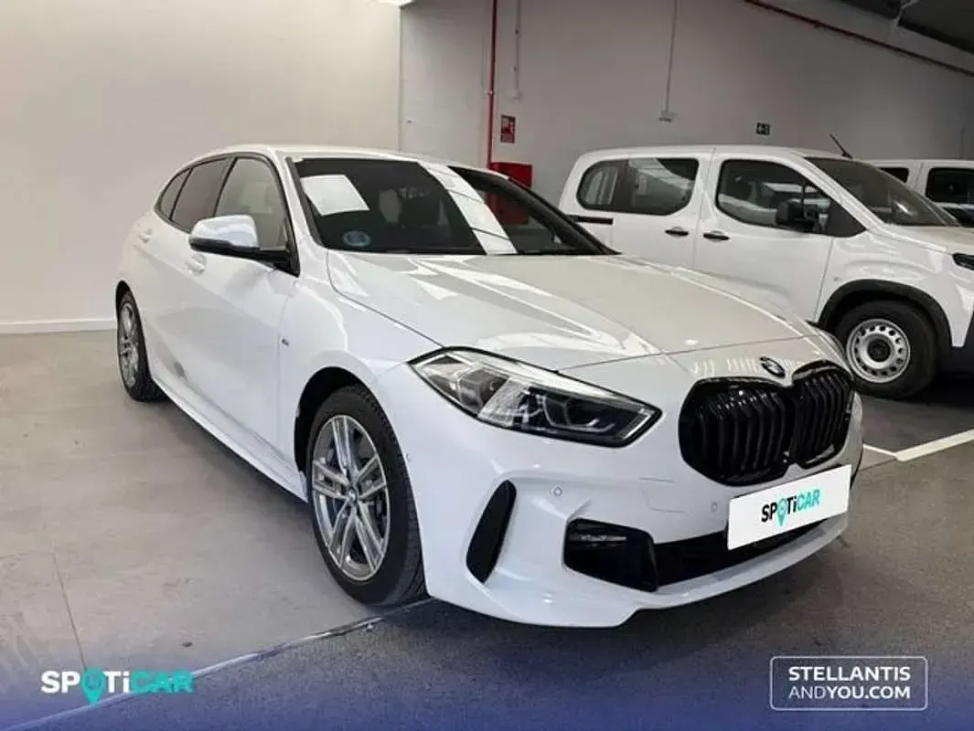Usado BMW 120 190 CV (139 kW) 2024 Gris Utilitario