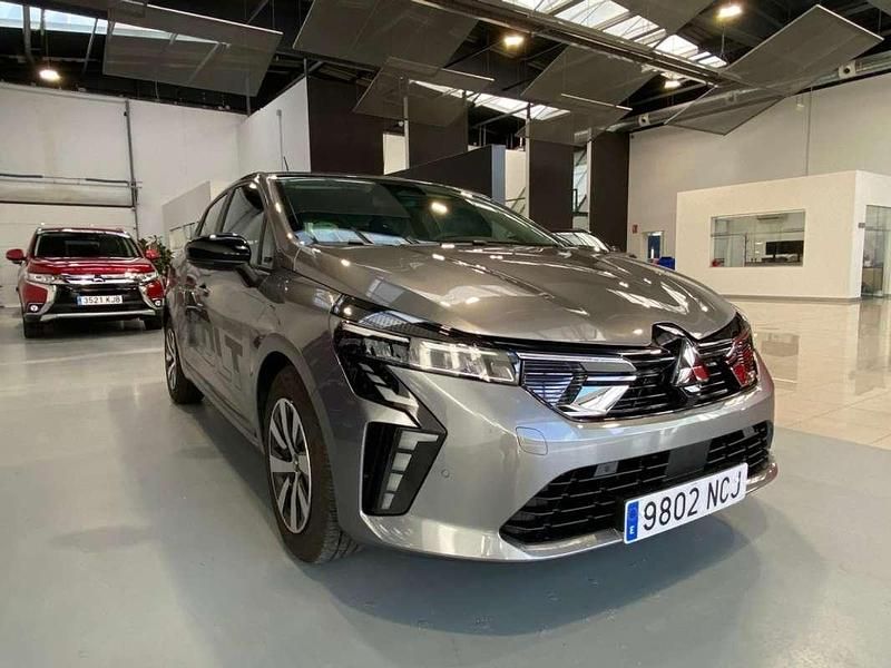 Usado Mitsubishi Colt Motion 67 CV (49 kW) 2025 Gris Utilitario