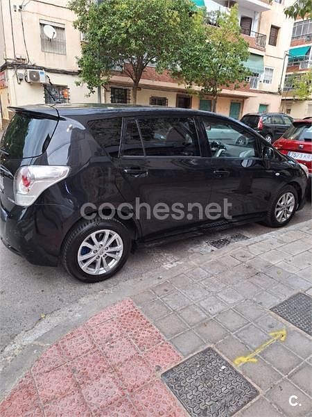 Usado Toyota Verso Live 126 CV (92 kW) 2011 Negro Monovolumen
