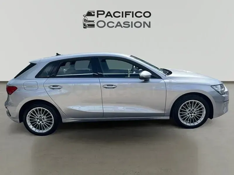 Usado Audi A3 Advanced Plus 116 CV (85 kW) 2022 Gris / plata Berlina