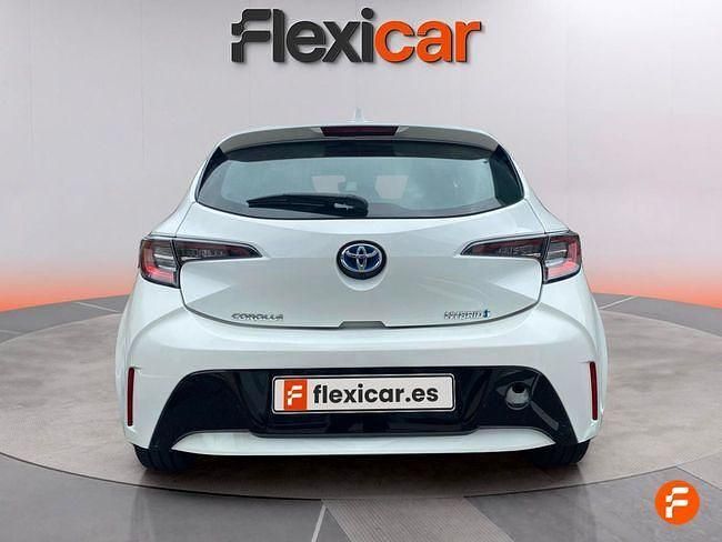 Usado Toyota Corolla Active 122 CV (89 kW) 2021 Blanco Berlina