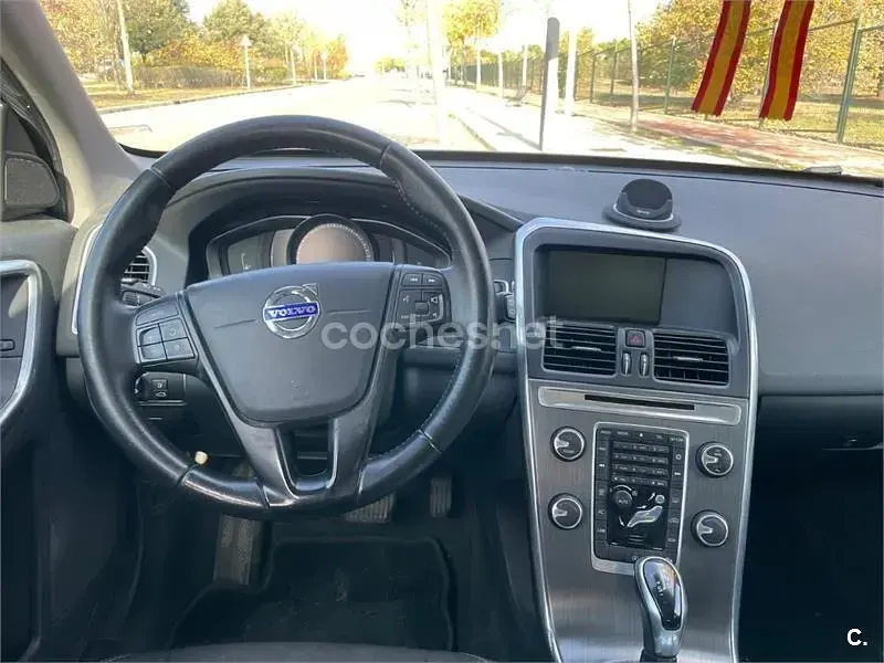 Usado Volvo XC60 Kinetic 136 CV (100 kW) 2016 Azul SUV