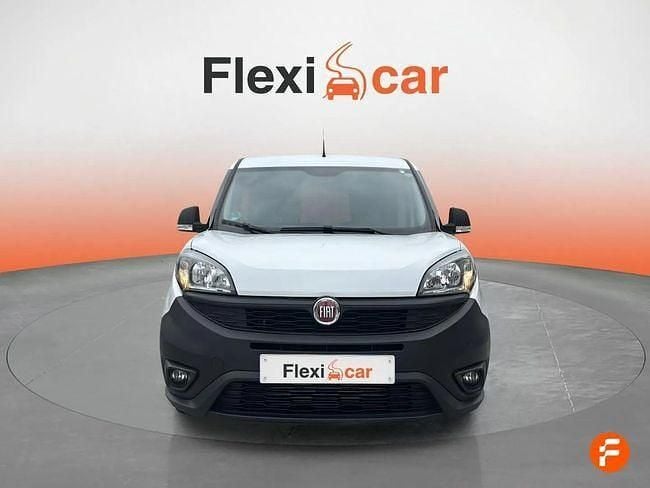 Usado Fiat Doblò Easy 105 CV (77 kW) 2022 Blanco Monovolumen