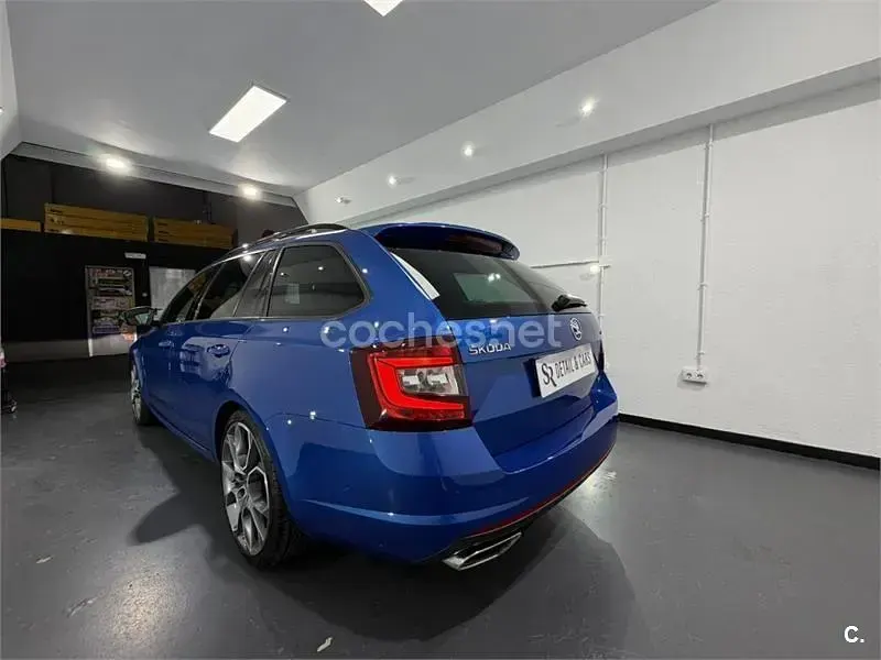 Usado Skoda Octavia RS 184 CV (135 kW) 2019 Azul Familiar