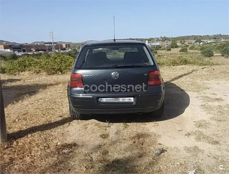 Usado VW Golf IV Highline 102 CV (75 kW) 2003 Negro Berlina