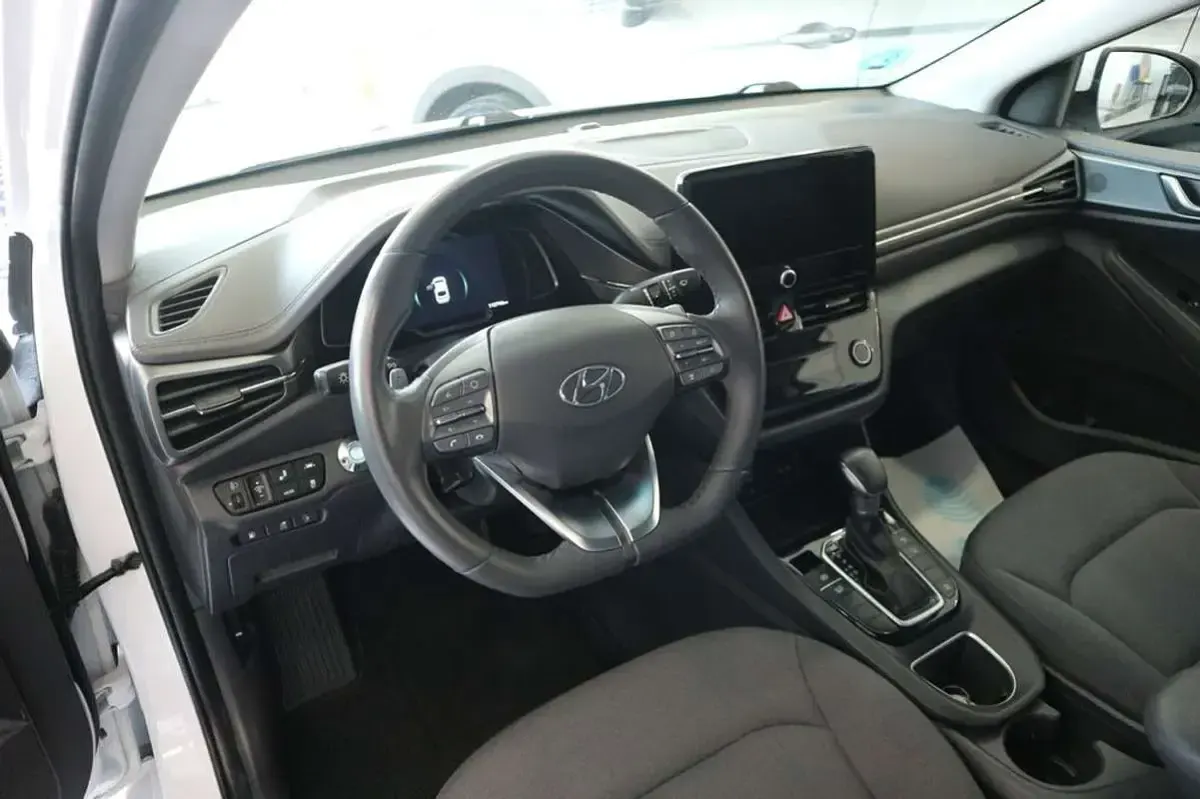 Usado Hyundai Ioniq 141 CV (103 kW) 2020 Blanco Utilitario