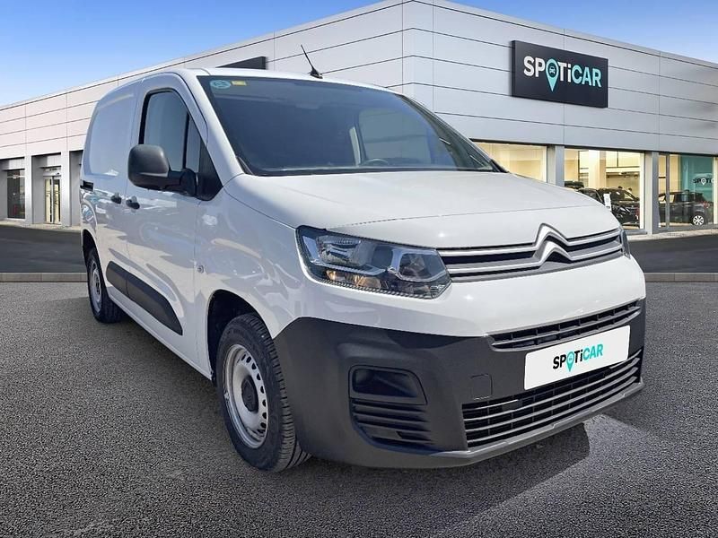 Usado Citroën Berlingo 102 CV (75 kW) 2021 Blanco Monovolumen