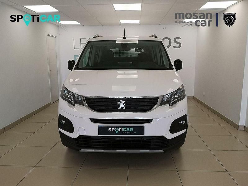 Usado Peugeot Rifter Active 100 CV (73 kW) 2023 Blanco Monovolumen