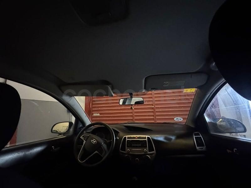 Usado Hyundai i20 Classic 78 CV (57 kW) 2012 Gris / plata Utilitario