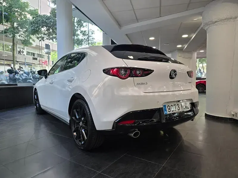 Usado Mazda 3 Homura-Line 122 HP (89 kW) 2024 Branco Sedan