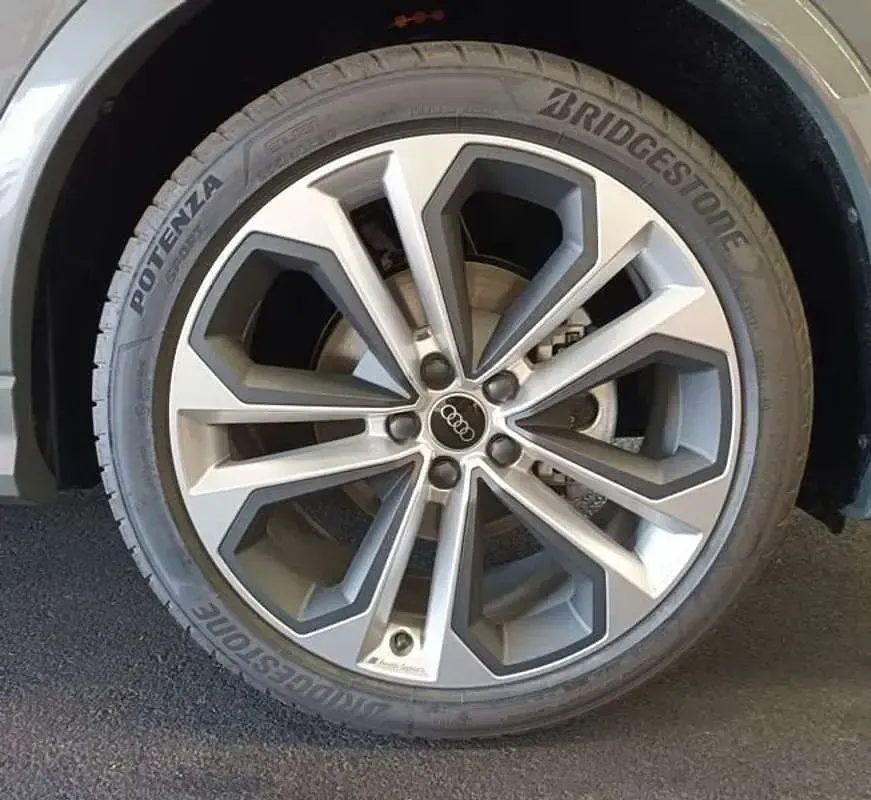 Nuevo Audi Q3 Sportback S-Line 150 CV (110 kW) 2026 Gris SUV