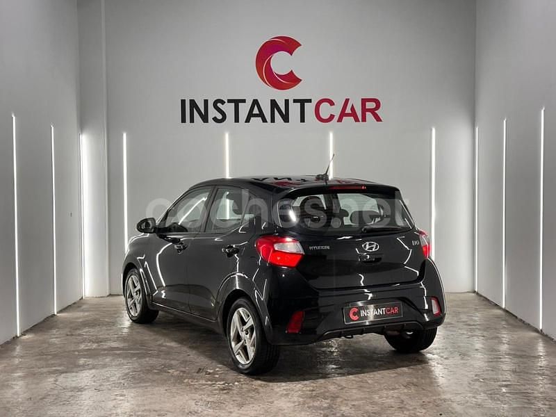 Usado Hyundai i10 67 CV (49 kW) 2021 Negro Utilitario