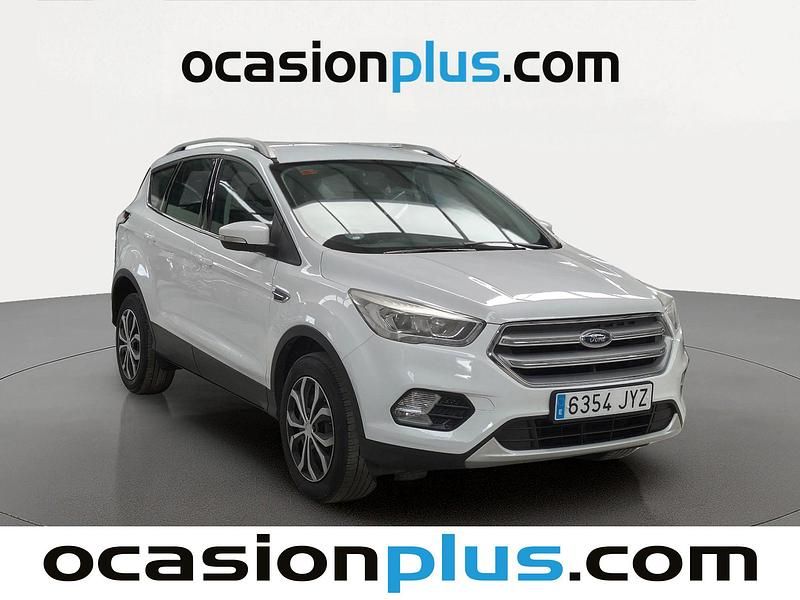 Usado Ford Kuga Trend 120 CV (88 kW) 2017 Blanco SUV