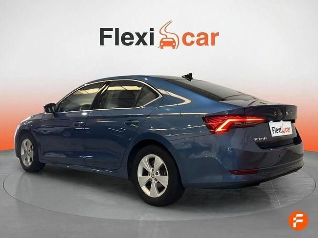 Usado Skoda Octavia Ambition 150 CV (110 kW) 2021 Azul Berlina