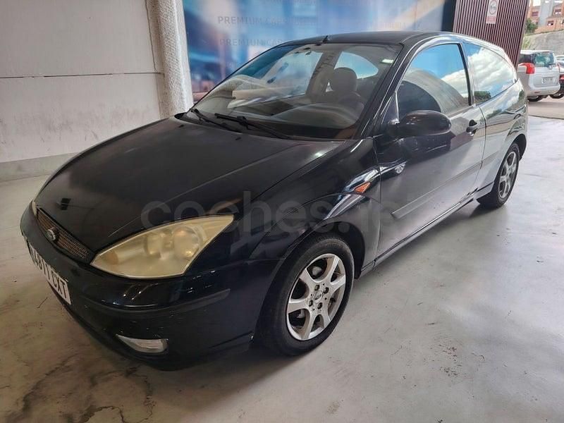 Usado Ford Focus Trend 115 CV (84 kW) 2004 Negro Berlina