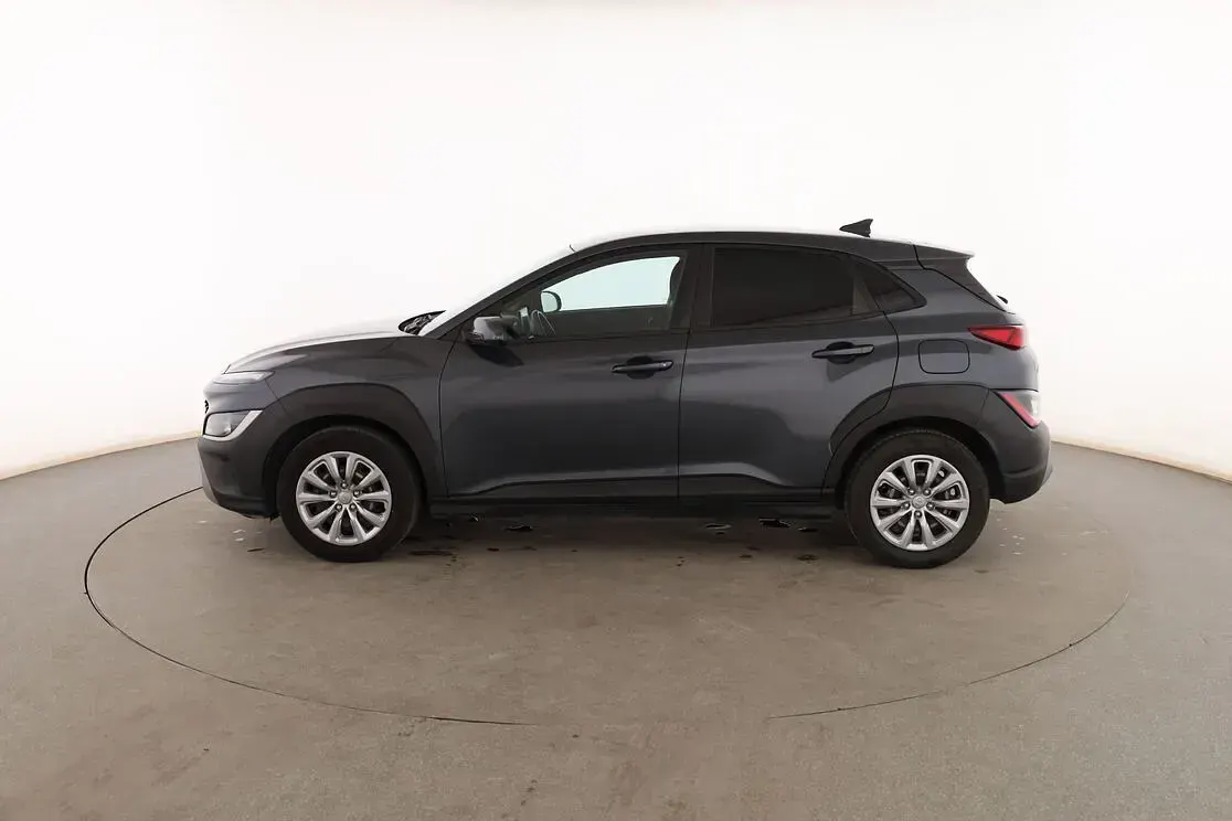 Usado Hyundai Kona 120 CV (88 kW) 2021 Gris SUV
