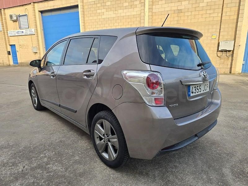 Usado Toyota Verso Advance 177 CV (130 kW) 2015 Beige Monovolumen