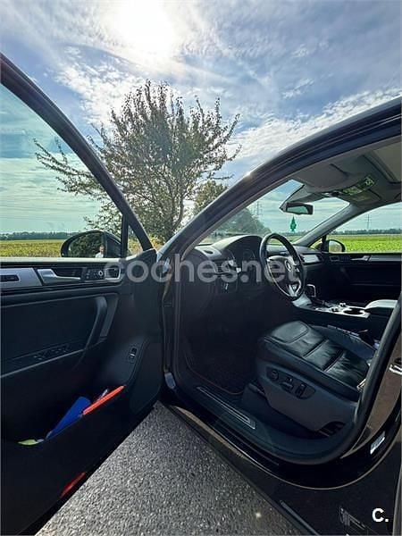 Usado VW Touareg R-line 245 CV (180 kW) 2014 Negro SUV
