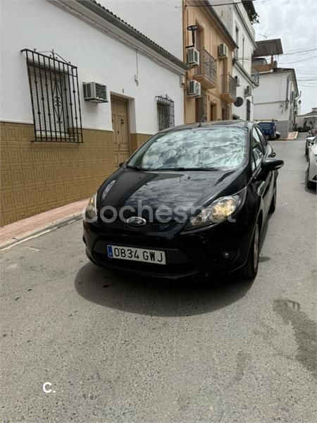 Negro Usado 2010 Ford Fiesta Trend Utilitario | 5500 € (Precio justo) - Imagen 1/2