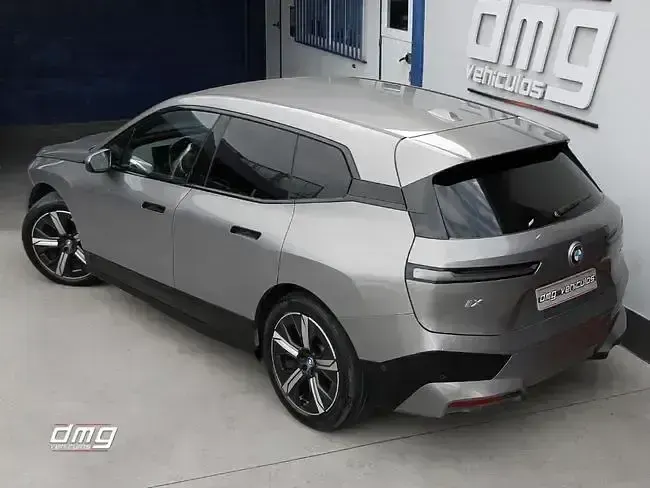Usado BMW iX Comfort Edition 239 kW (326 CV) 2023 Gris SUV