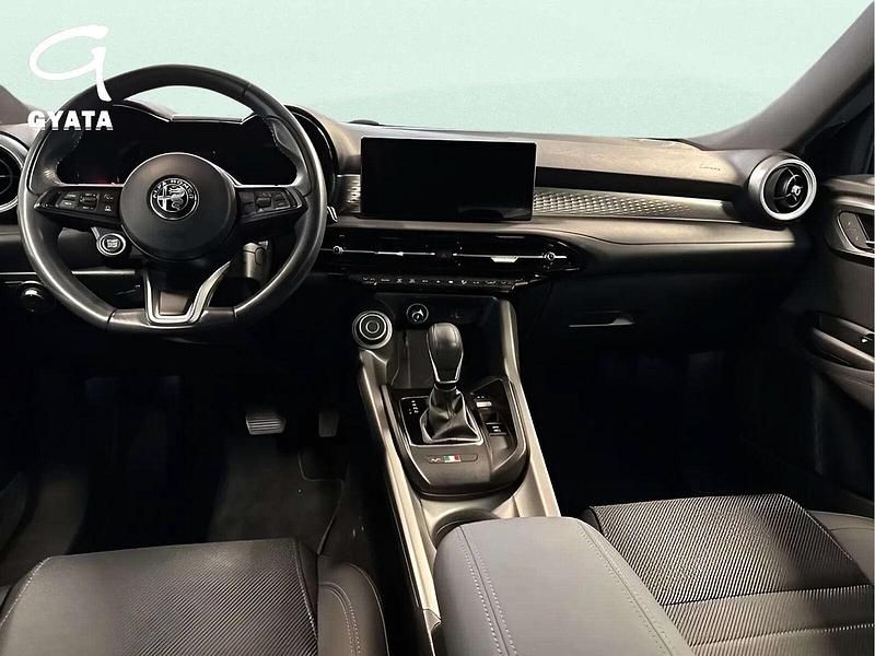 Usado Alfa Romeo Tonale Sprint 130 CV (95 kW) 2023 Rojo SUV