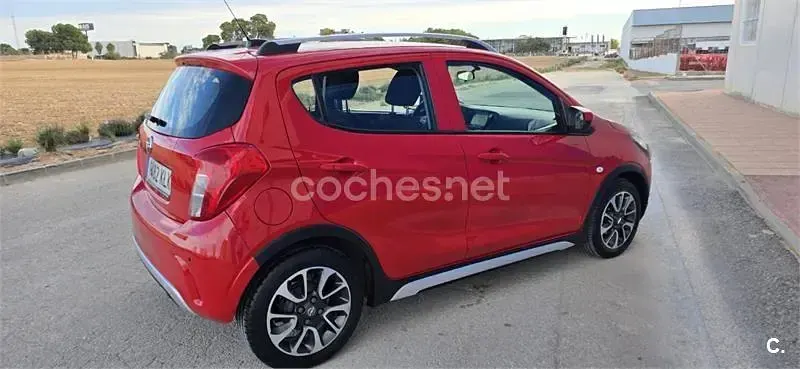 Usado Opel Karl Rocks 73 CV (53 kW) 2018 Rojo Utilitario