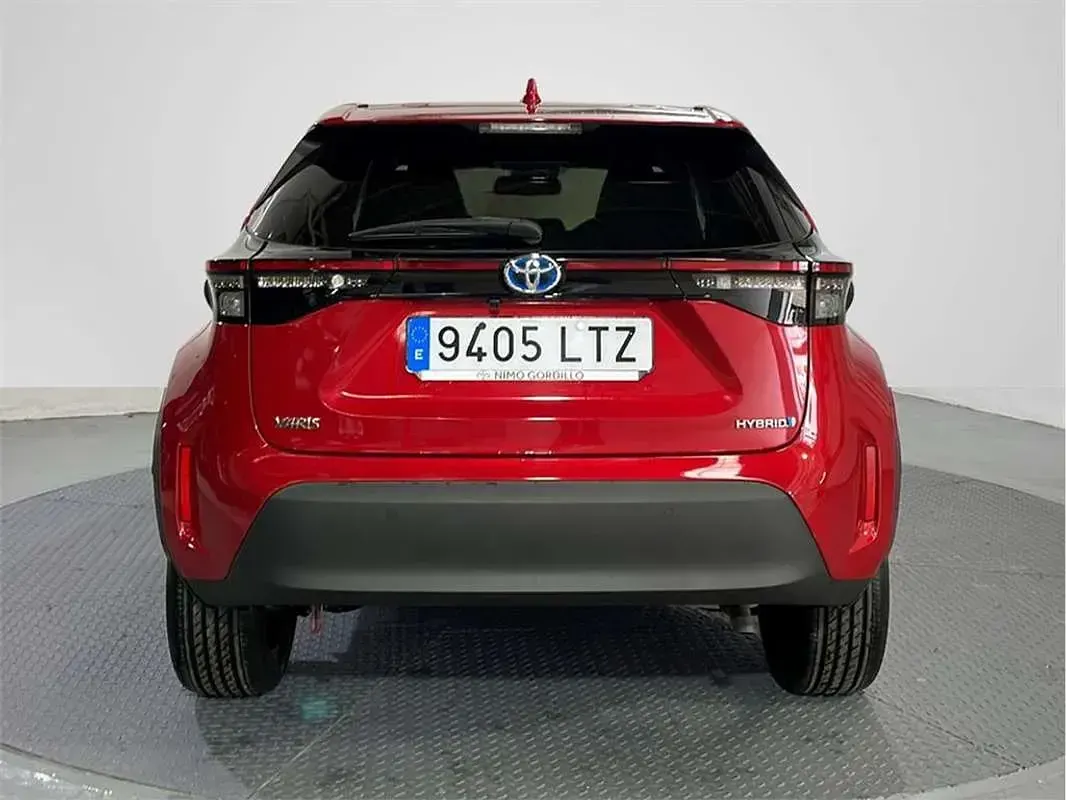 Usado Toyota Yaris Cross Plus 116 CV (85 kW) 2021 Rojo emoción SUV