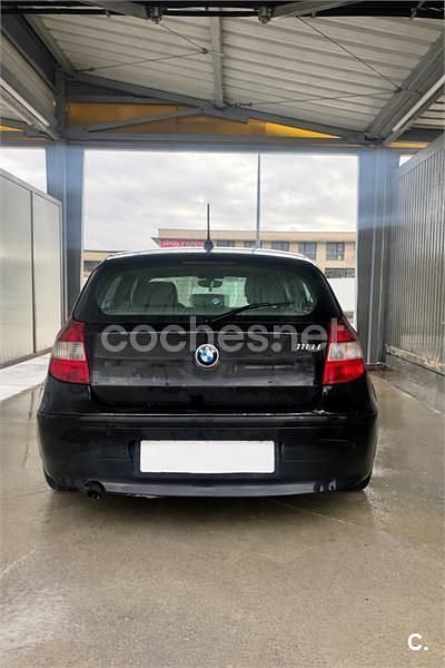Usado BMW 118 129 CV (94 kW) 2006 Negro Utilitario