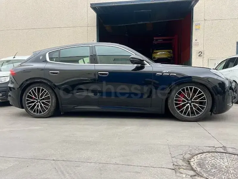 Usado Maserati Grecale GT 300 CV (220 kW) 2022 Negro SUV