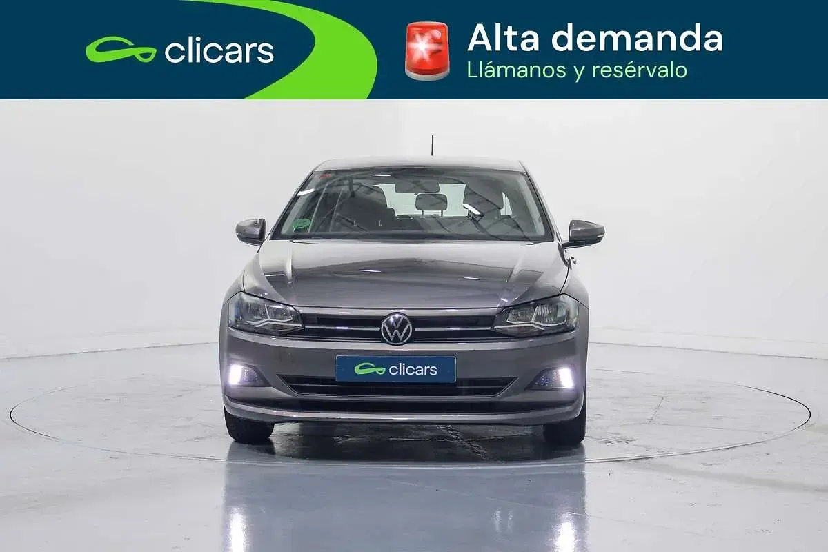 Usado VW Polo Advance 95 CV (69 kW) 2021 Gris Utilitario