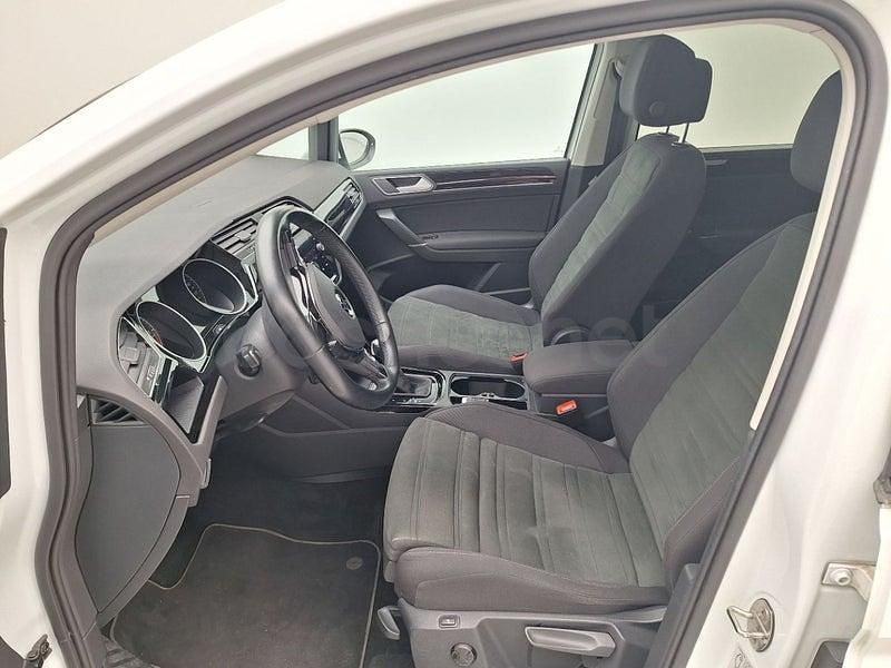 Usado VW Touran Sportline 150 CV (110 kW) 2021 Blanco Monovolumen