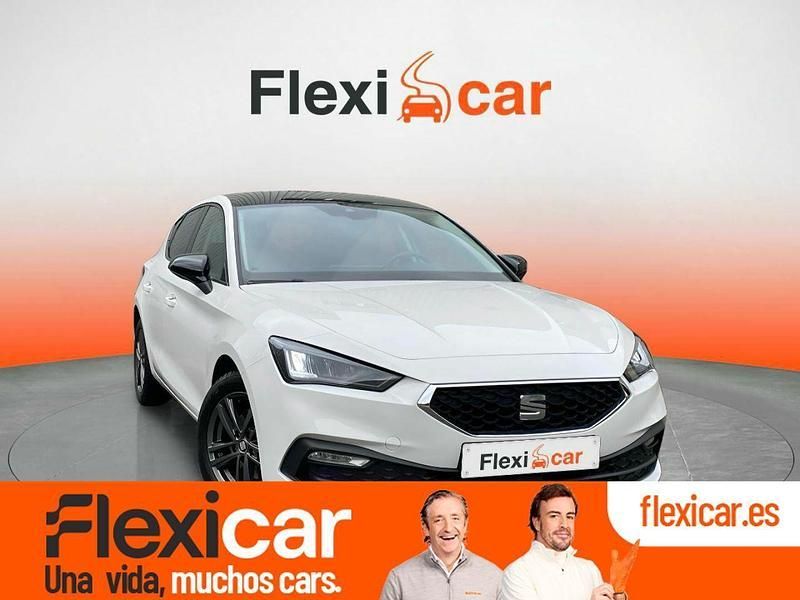 Usado Seat Leon Style 115 CV (84 kW) 2021 Blanco Familiar