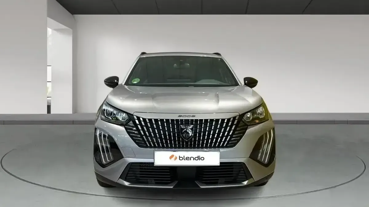 Usado Peugeot 2008 Allure 100 CV (73 kW) 2024 Gris SUV