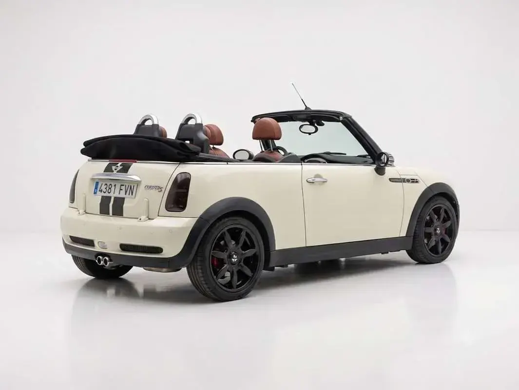 Usado Mini Cooper Cabriolet 170 CV (125 kW) 2007 Beige Descapotable