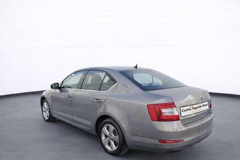 Usado Skoda Octavia Ambition 105 CV (77 kW) 2015 Beige Utilitario